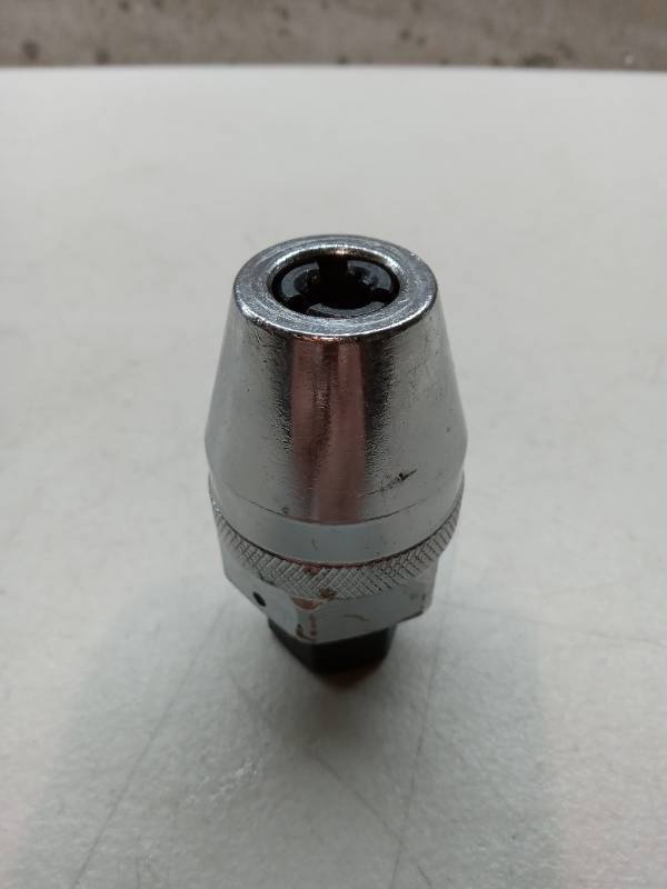 lot 24383 image: Damaged Bolt and Stud Extractor Tool, 38in Drive Stud Extractor Steel Alloy Universal Broken Bolt Remover for 14in12in Rounded Studs, for Broken Painted Over Rusted Tight Bolts