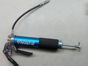 lot 24532 image: ALUMINIUM PISTOL GRIP GREASE GUN