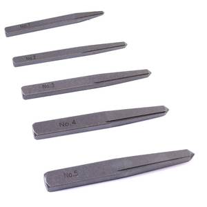 lot 24585 image: 5 Pieces Easy Out Bolt Extractor Set, Straight Fluted Screw Extractor, Broken Damaged Bolt Removal Tool Square Type - Lightly Used