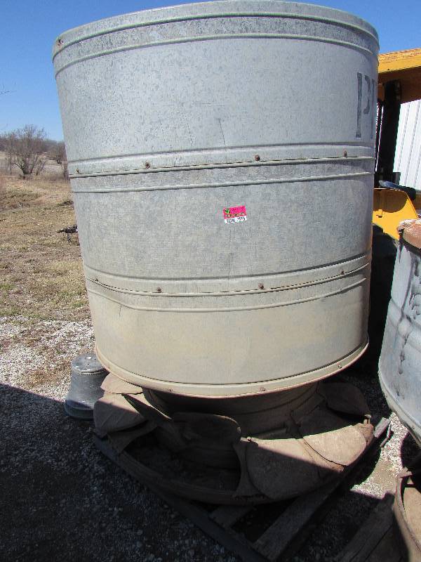 lot 7510 image: Galvanized Feeder