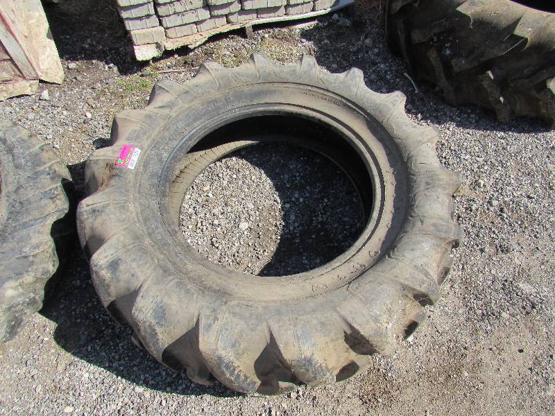 lot 7529 image: Used Tractor Tire