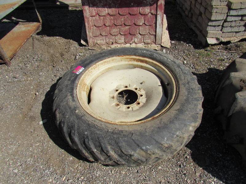 lot 7528 image: Used Tractor Tire  Rim