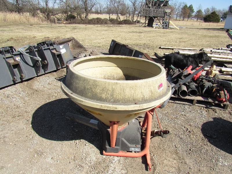 lot 7538 image: Greenland Seeder Model PS 203