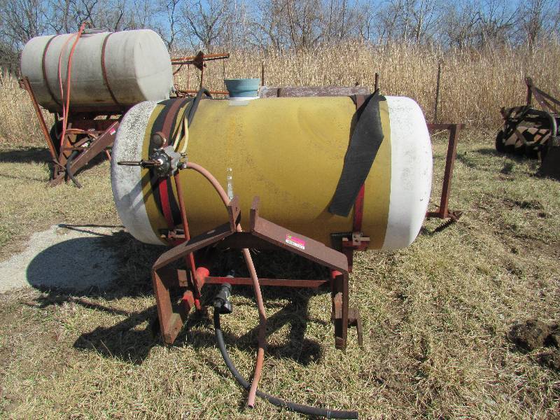 lot 7548 image: Tractor Mount Sprayer