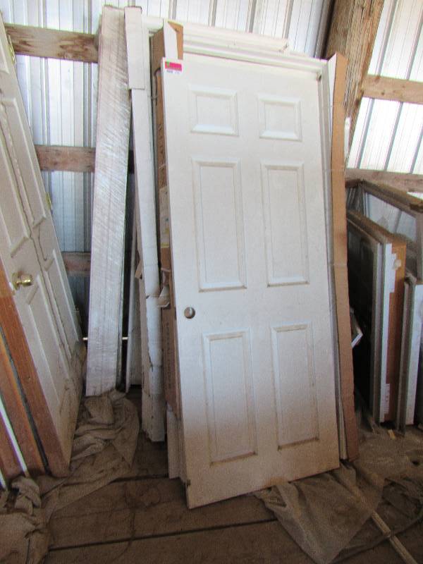 lot 7551 image: Lot of Interior Doors
