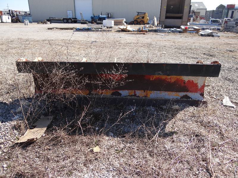lot 3089 image: Snow Blade Truck Attachement