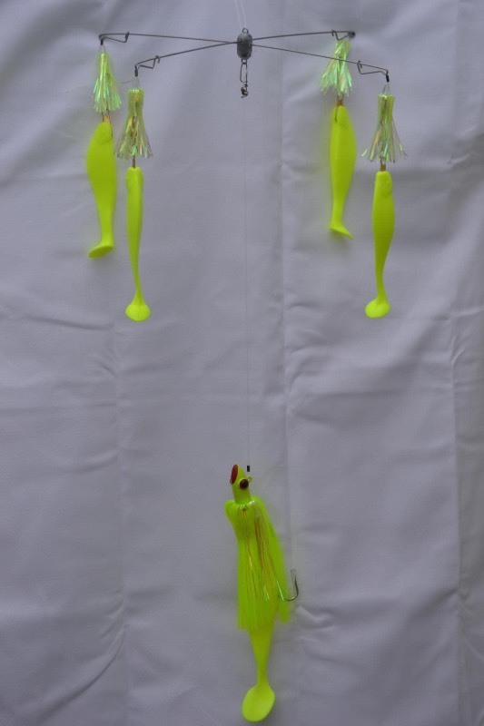 lot 6553192 image: Blue Water Candy Striperbrella Umbrella Rig with Parachute, 4-Ounce, Chartreuse