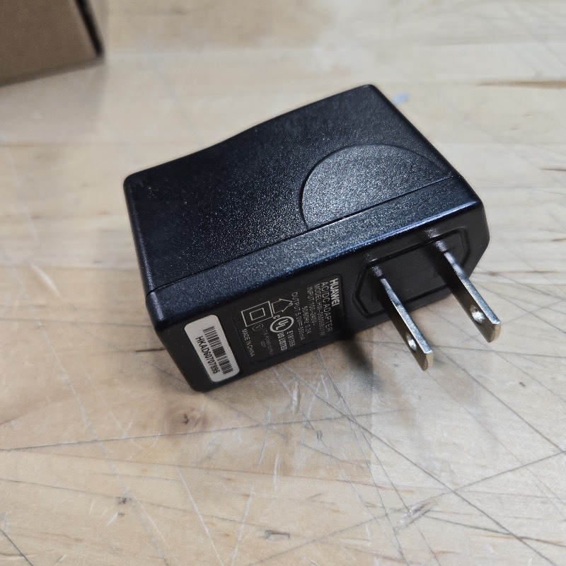 lot 6555281 image: Huawei ACDC Adapter USB Plug In