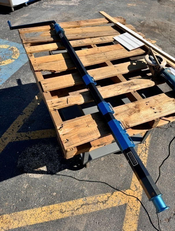 lot 98 image: New Heavy Duty Commercial 57 Standard Multipurpose Transfer Bar w Pop-Out Crank