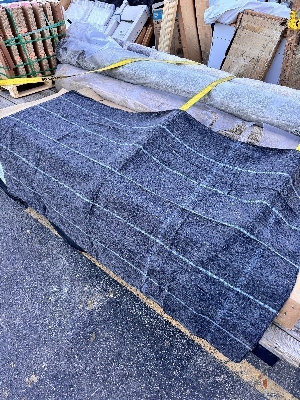 lot 105 image: 2 New Premium Blend Outdoor Acrylic Cotton Blend 54x84 Blankets