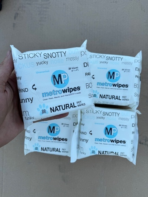 lot 93 image: 8 New Packs of Metro Wipes METRO PAWS Natural Pet Wipes, Unscented (25 per Pack)