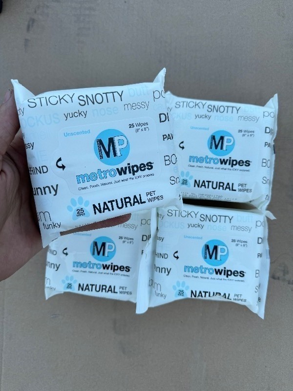 lot 94 image: 8 New Packs of Metro Wipes METRO PAWS Natural Pet Wipes, Unscented (25 per Pack)