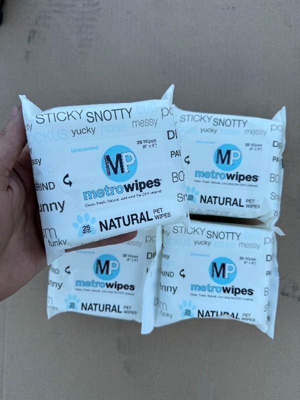 lot 95 image: 8 New Packs of Metro Wipes METRO PAWS Natural Pet Wipes, Unscented (25 per Pack)