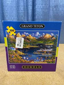 lot 2206 image: Grand Teton 300 Piece Jigsaw Puzzle