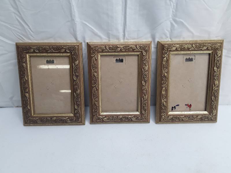 lot 55945 image: Old Picture Frames - qty 3