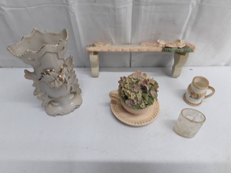 lot 55955 image: Various Knick Knacks