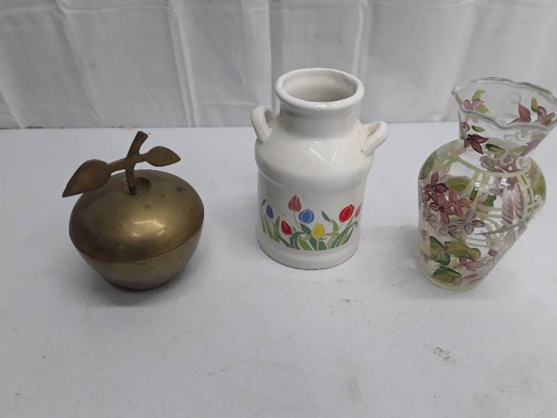lot 55956 image: Various Knick Knacks
