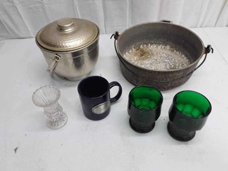 lot 55989 image: Misc. Items Lot - 6 items