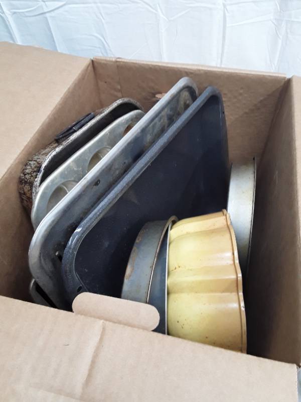 lot 56015 image: Box of Various Cake Pans