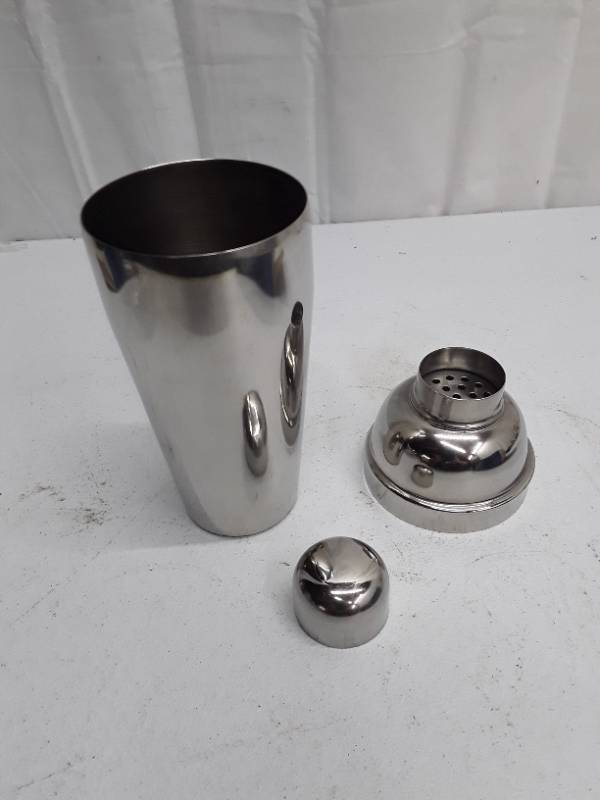 lot 56046 image: Supra SK3-24D - 3 Piece Deluxe Cocktail Shaker