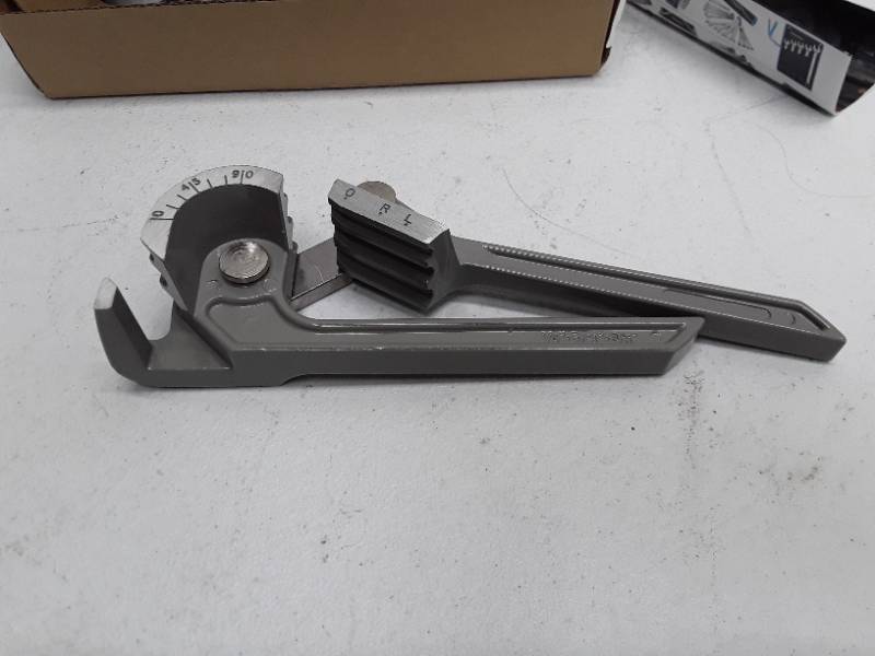 lot 56545 image: DuraTech Tube Bender DTTB03S