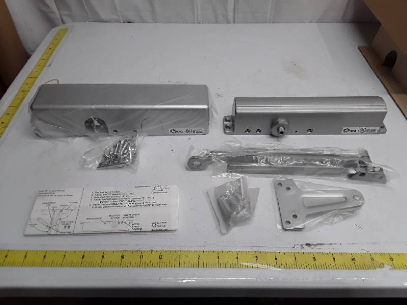 lot 56601 image: PDQ 5100 Series Door Closer - never used