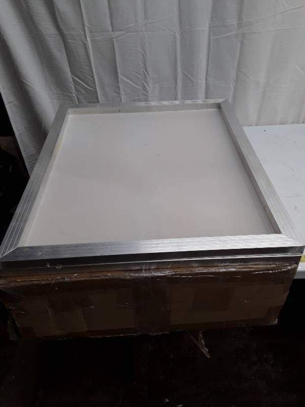 lot 55928 image: Screen Print Screens - 61.5 x x 51.5 x 18CM - Box of 4, plus 2 loose