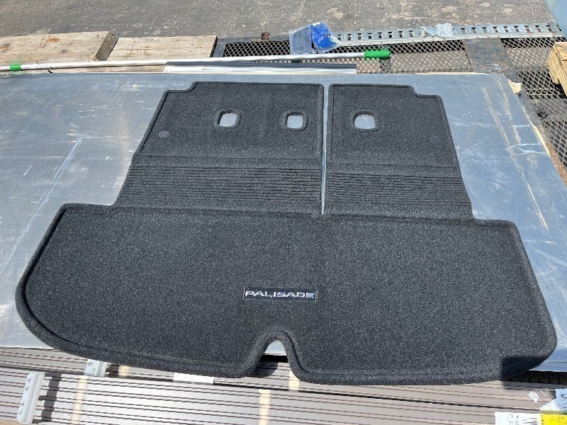 lot 430 image: New Palisade SUV Durable Non-Slip Easy Clean Trunk Mat