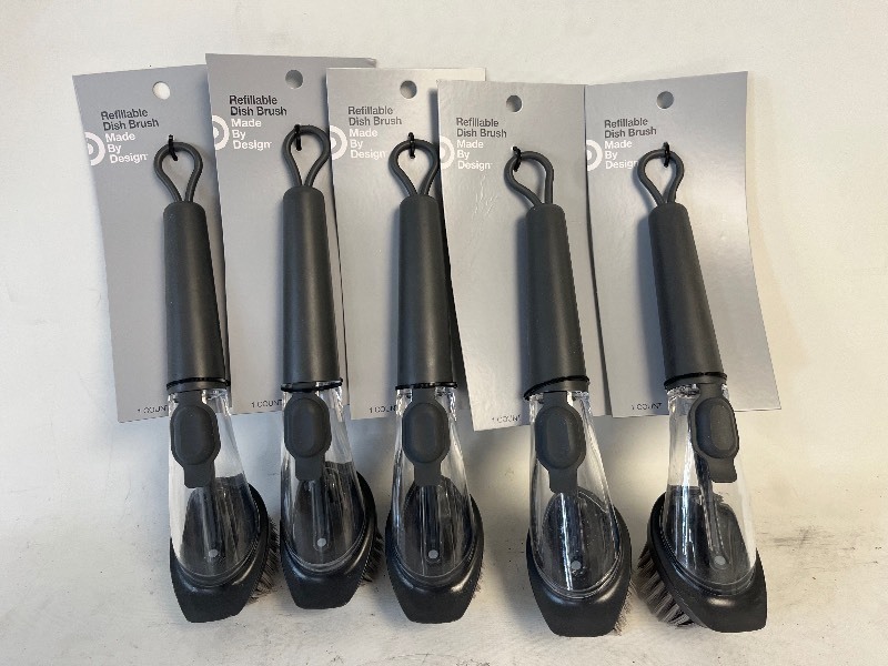 lot 534 image: 5 REFILLABLE BRUSH MADE BY DESIGN