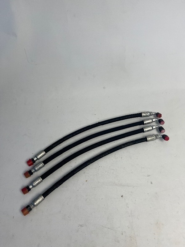 lot 268 image: 4 HYDRAULIC HOSES 22in LONG, see images for specifics