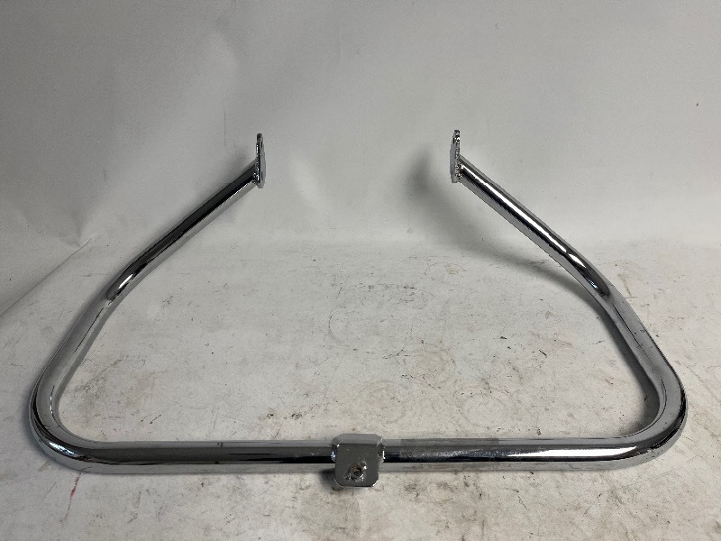 lot 674 image: CHROME MOTORCYCLE TIP-OVER PROTECTION BAR