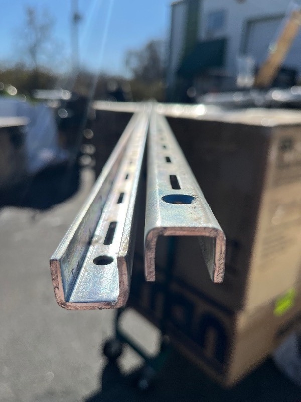 lot 33 image: 2 10 x  x � METAL SHELVING BRACKETS SILVER