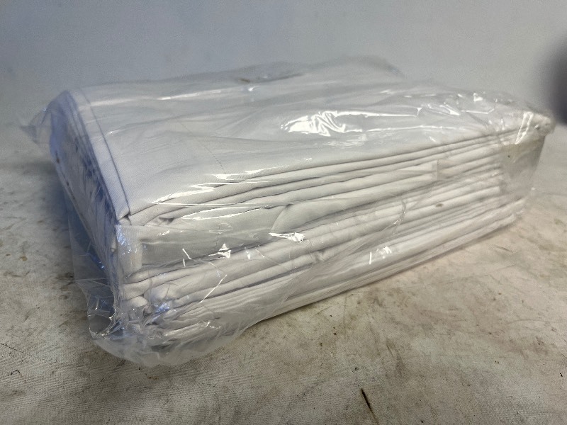 lot 77 image: BUNDLE OF 6 ELITE 81 x 108 WHITE SHEETS