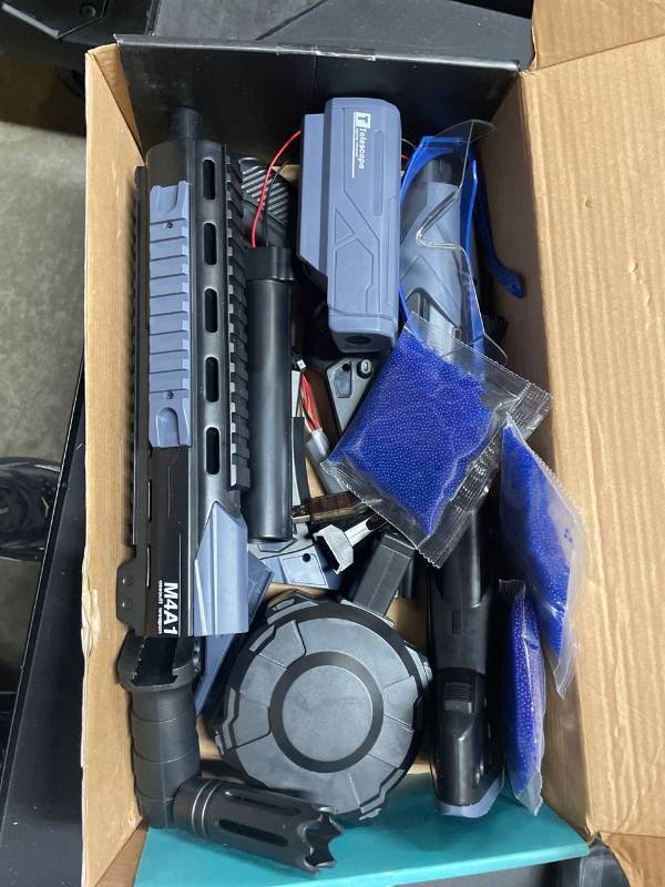 lot 2607 image: Toy foam blaster