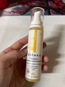 lot 2120 image: DERMA E Vitamin C Concentrated Serum with Hyaluronic Acid, Vitamin E & Aloe, All Natural, Antioxidant-Rich Concentrated Facial Serum �� Firming and Brightening Vitamin C Face Serum, 2oz