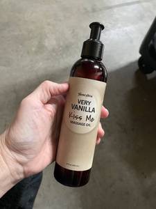 lot 2187 image: Sweet and Sensual Massage Oil for Couples - Vanilla Romantic Full Body Massage Oil with Sweet Almond Oil for Easy Gliding Special Moments - Therapeutic Grade Scented Body Oil