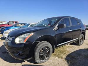 lot 2421 image: 2012 Nissan Rouge, BLACK