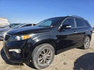 lot 2427 image: 2011 Kia Sorento, BLACK