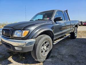 lot 2442 image: 2002 Toyota Tacoma, BLACK