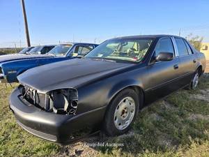 lot 2438 image: 2000 Cadillac Deville, BLACK