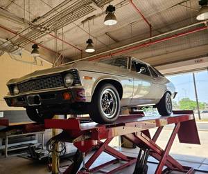 lot 2454 image: Hunter Drive On Scissor Lift 7 Model RX-9-L-9K