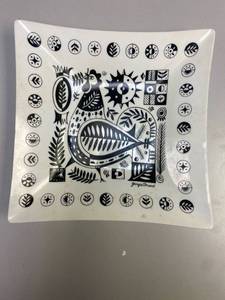 lot 2531 image: George Briard- Egyptian Guild glass, hand blown, hand bent, handprinted collectors plate. Very good Condition