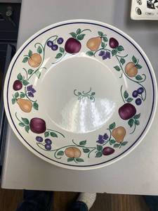 lot 2533 image: Princess House Orchard Medley 12 Inch Pasta Bowl