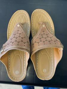 lot 2550 image: Cute summer sandal Brand New Size 14