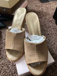 lot 2586 image: Bandolino Brown Corduroy Slides Size 11- NEW