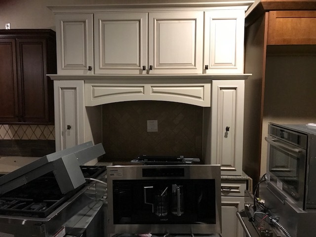 lot 1857 image: Lot of Cabinets Pallet is Top Cabinets For Base Unit