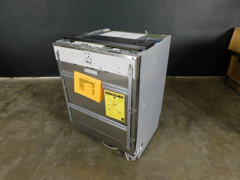 lot 1844 image: Miele Futura Lumen Dishwasher appears new