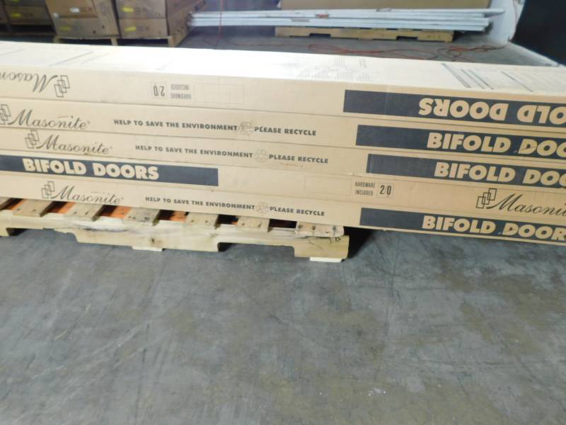 lot 8936 image: Lot of Masonite Bi Fold Doors 24 20
