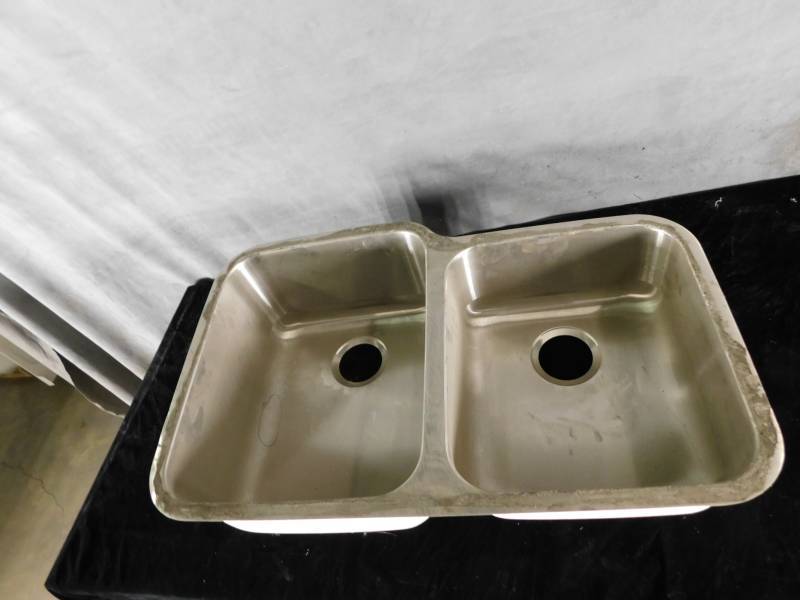 lot 8972 image: Under Mount SS Sink