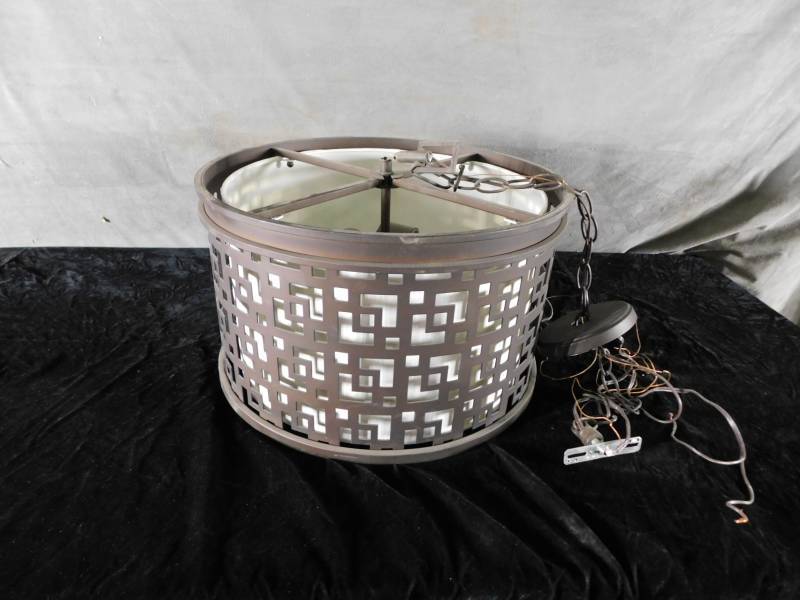 lot 9000 image: Pendant Light Fixture